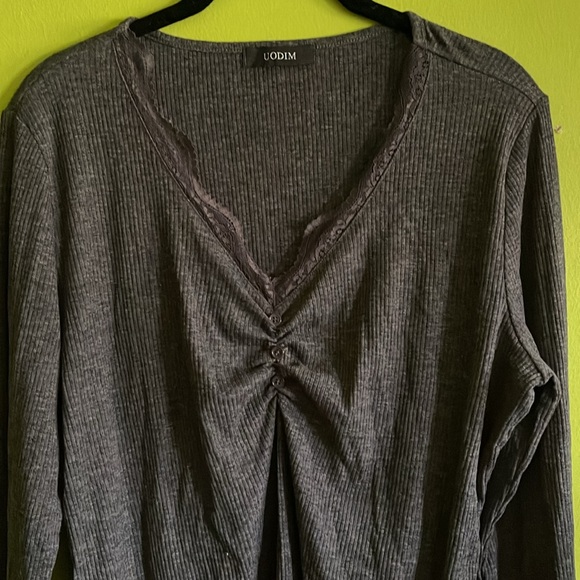 NWOT Uodim Charcoal Thermal Henley With Lace V Neck Collar Size XXL - Picture 2 of 5
